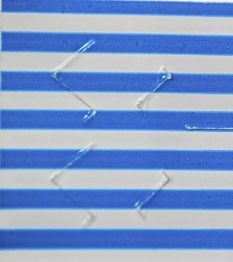 Precinto de seguridad adhesivo destructible para pulseras de pacientes