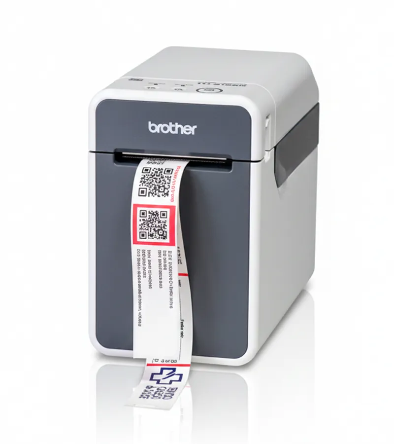Impresora Brother emitiendo pulseras identificacion transfusional hospitales con código QR